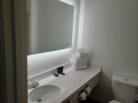 Country Inn & Suites by Radisson, Fairview Heights, IL