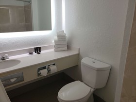 Country Inn & Suites by Radisson, Fairview Heights, IL