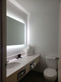 Country Inn & Suites by Radisson, Fairview Heights, IL
