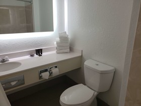 Country Inn & Suites by Radisson, Fairview Heights, IL