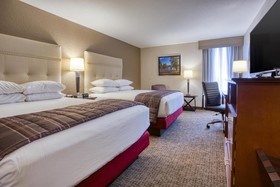 Drury Inn & Suites Fairview Heights St. Louis