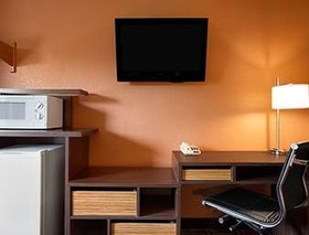 Super 8 by Wyndham Fairview Heights-St. Louis