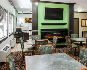 Quality Inn Near I-72 And Hwy 51