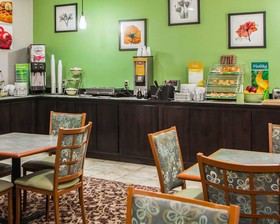 Quality Inn Near I-72 And Hwy 51