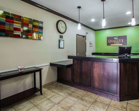 Quality Inn Near I-72 And Hwy 51