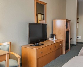 Quality Inn Near I-72 And Hwy 51