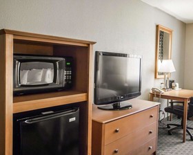 Quality Inn Near I-72 And Hwy 51
