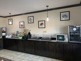 Quality Inn Near I-72 And Hwy 51