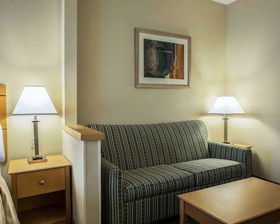 Quality Inn Near I-72 And Hwy 51