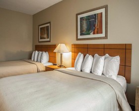 Quality Inn Near I-72 And Hwy 51