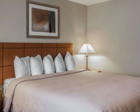 Quality Inn Near I-72 And Hwy 51