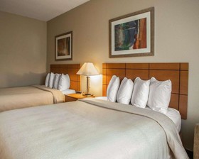 Quality Inn Near I-72 And Hwy 51