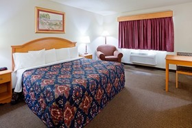AmericInn by Wyndham Fulton Clinton