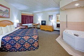 AmericInn by Wyndham Fulton Clinton