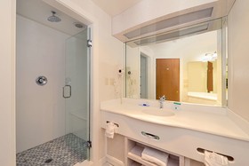 Best Western Designer Inn & Suites