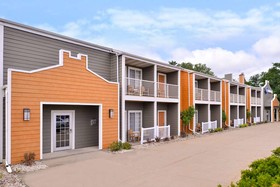 Best Western Designer Inn & Suites