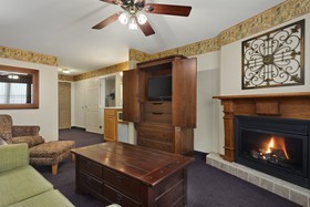 Country Inn & Suites by Radisson, Galena, IL