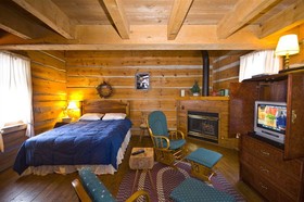Galena Log Cabin Getaway