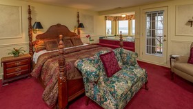 Goldmoor Inn