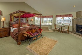 Goldmoor Inn