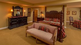 Goldmoor Inn