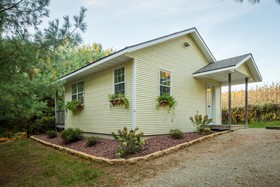Hawk Valley Retreat & Cottages