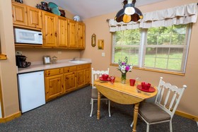Hawk Valley Retreat & Cottages