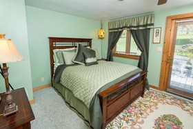 Hawk Valley Retreat & Cottages