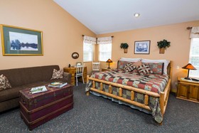 Hawk Valley Retreat & Cottages