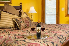 Hawk Valley Retreat & Cottages