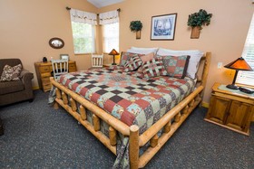 Hawk Valley Retreat & Cottages