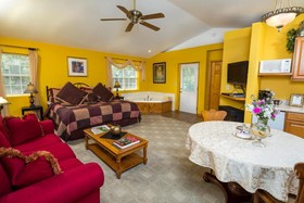 Hawk Valley Retreat & Cottages