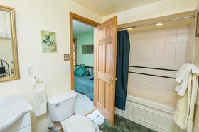 Hawk Valley Retreat & Cottages