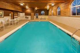 Baymont by Wyndham Galesburg