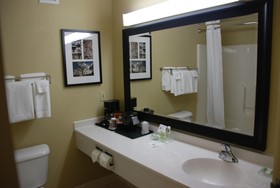 AmericInn by Wyndham Galesburg