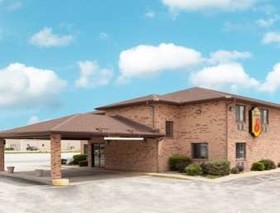 Super 8 by Wyndham Gilman