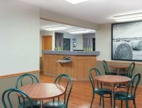 Super 8 by Wyndham Gilman