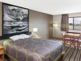 Super 8 by Wyndham Gilman