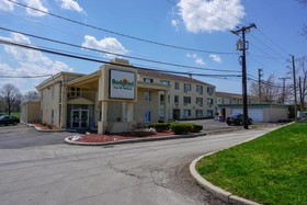 Budgetel Glen Ellyn