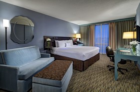Crowne Plaza Lombard Downers Grove