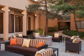 Courtyard by Marriott Chicago Glenview/Northbrook