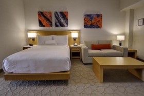 Renaissance Chicago Glenview Suites Hotel