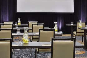 Renaissance Chicago Glenview Suites Hotel