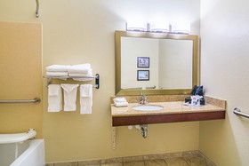 Comfort Suites Grayslake near Libertyville North