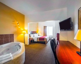 Comfort Inn & Suites Greenville I-70