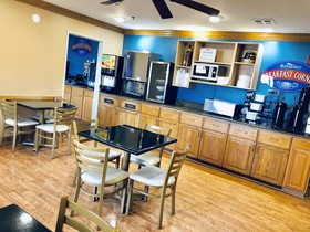Baymont by Wyndham Gurnee