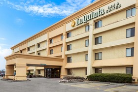 La Quinta Inn & Suites by Wyndham Chicago Gurnee
