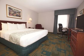 La Quinta Inn & Suites by Wyndham Chicago Gurnee