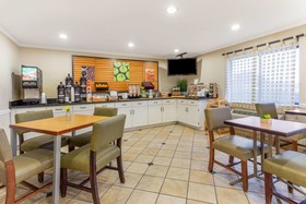 La Quinta Inn & Suites by Wyndham Chicago Gurnee