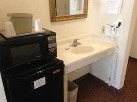 Super 8 by Wyndham Gurnee